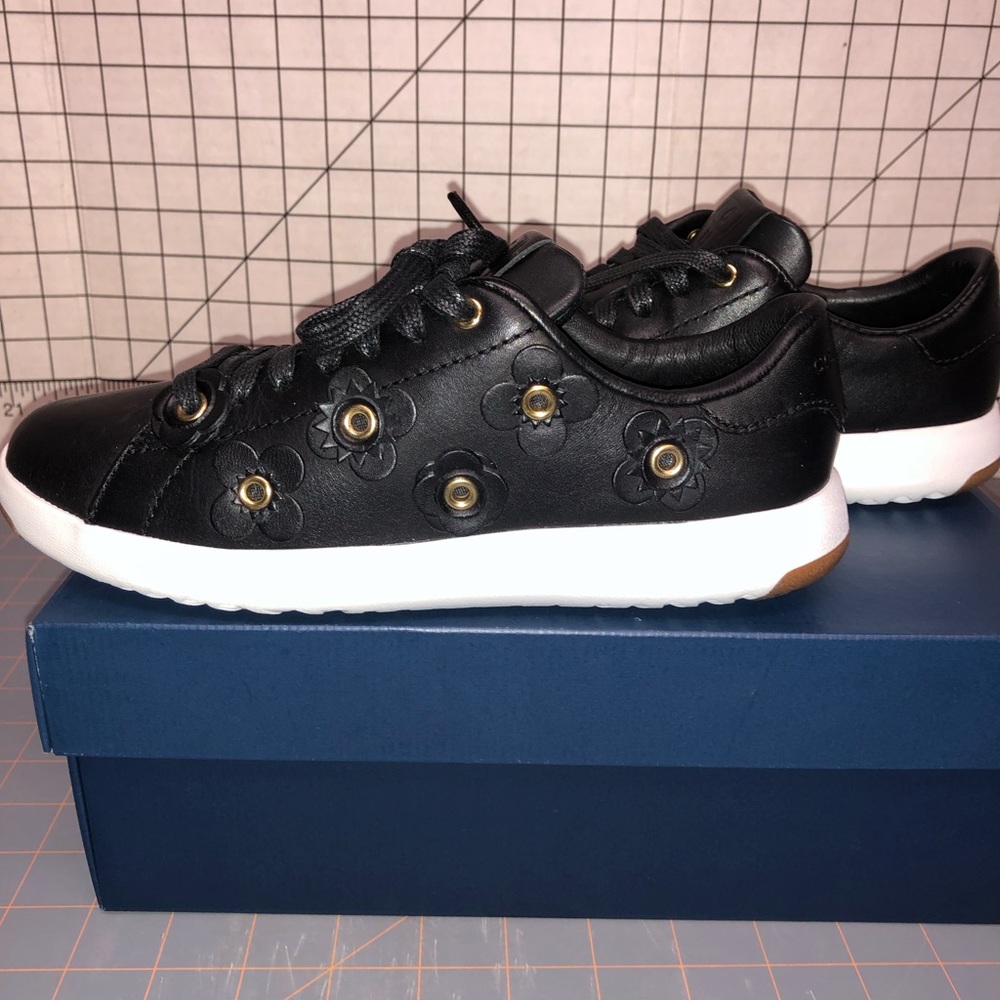 NIB Cole Haan Grandpro Tennis Shoes - Size 6